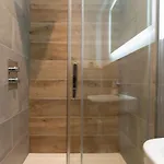 Spacious - Contemporary 2br - - Parking Appartamento