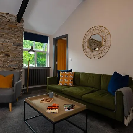 Spacious - Contemporary 2br - - Parking 安布尔塞德