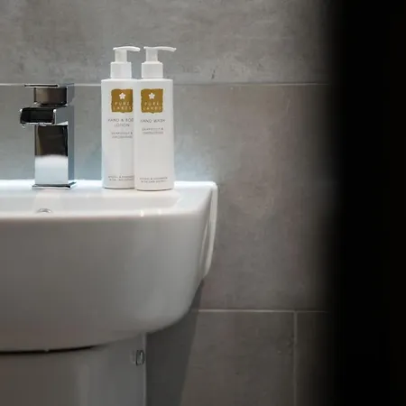 Daire Spacious - Contemporary 2br - - Parking *