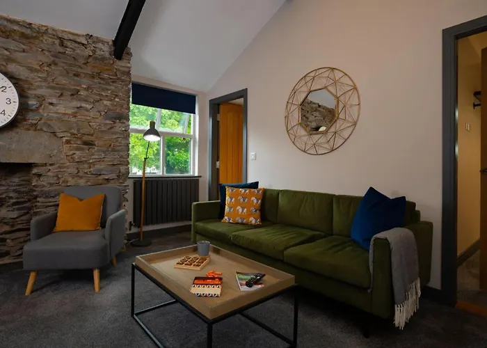 Spacious - Contemporary 2br - - Parking 安布尔塞德