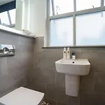 Spacious - Contemporary 2br - - Parking