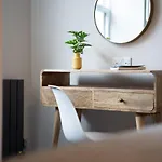 Spacious - Contemporary 2br - - Parking * Ambleside