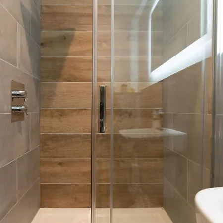 Spacious - Contemporary 2br - - Parking Apartamento